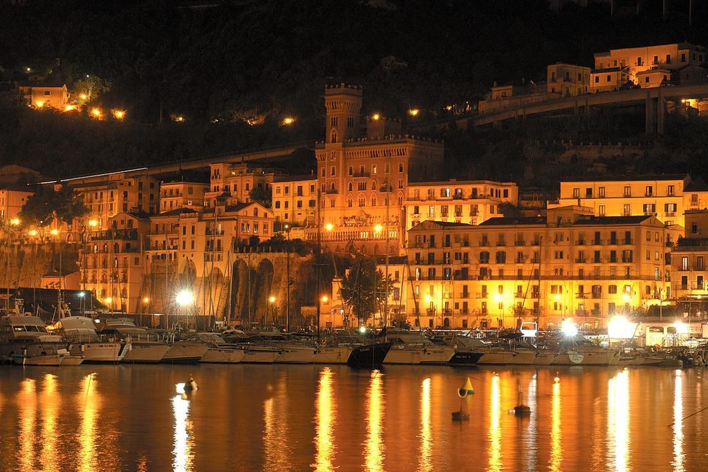 Piazza Alario Apartamento Salerno Quarto foto